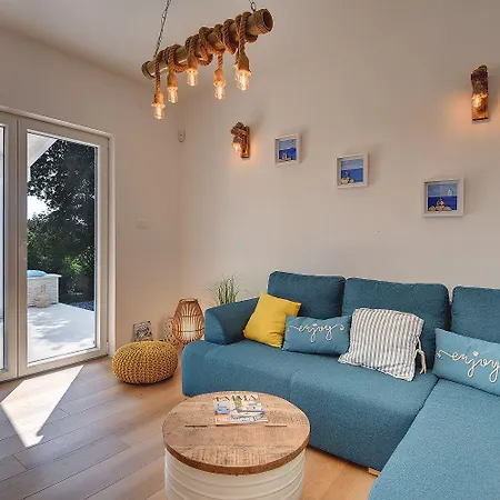 Holiday home Nur 20 Meter Vom Entfernt Premantura